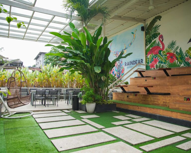 Kontraktor.interior-cafe-raindear coffee and kitchen binamarga 5
