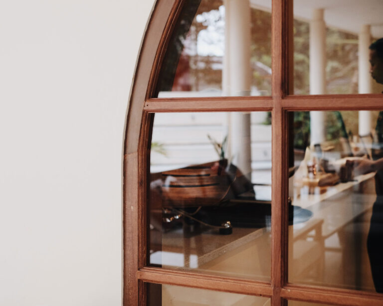 Kontraktor.interior-cafe-rave coffee and kitchen 5